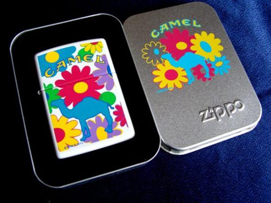 Öngyújtó Zippo Camel Flower Power