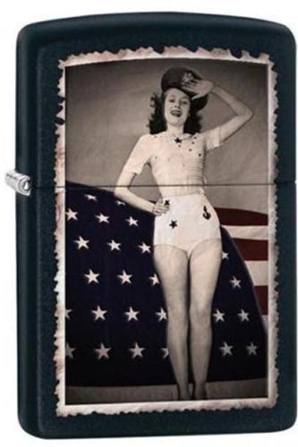 Öngyújtó Zippo 28533 Flag Woman Saluting